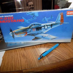 VINTAGE ACADEMY MODEL KIT OF A P51 MUSTANG FIGHTER PLANE SEALED